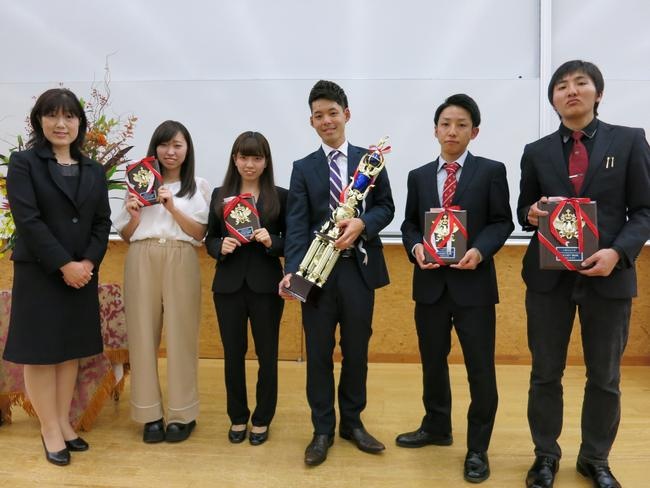 大学生の部 2016年度入賞者と後藤里美青桐会副会長