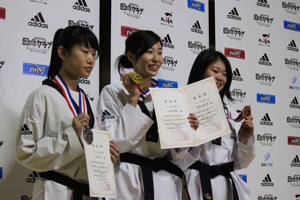 女子49kg級表彰 山田選手・貫井選手