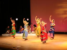 インドの古典舞踊バラタナーティアム