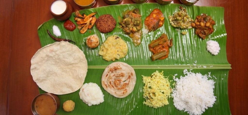南インドの定食「ミールス」　ご飯に合うおかずがたくさんついてきます