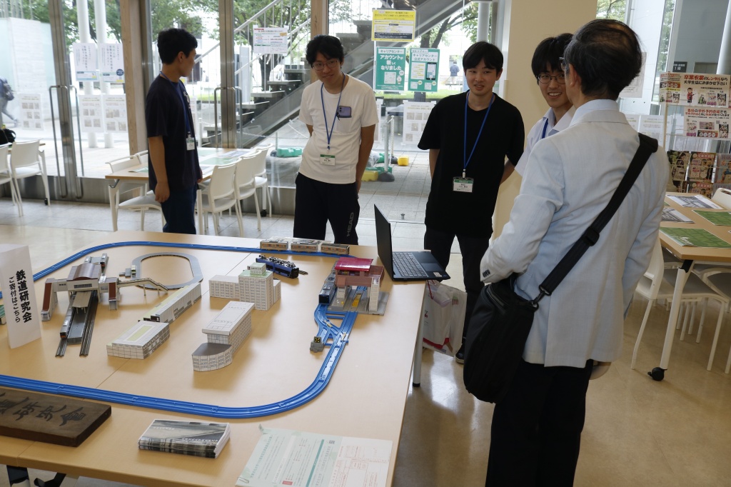 鉄道研究会の展示