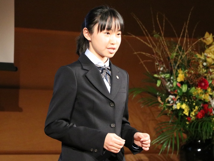 毛谷村英華さん（神戸女学院高等学部2年）