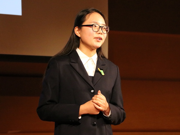 峰尾仁日夏さん（横浜商業高等学校2年）