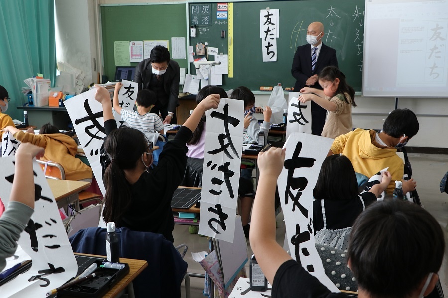 1枚目と2枚目を比較すると、上達ぶりは歴然