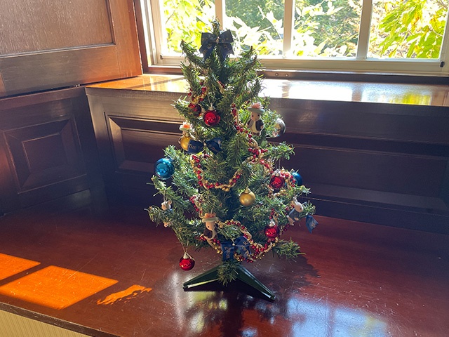 ▲ピーターラビットが飾られたクリスマスツリー