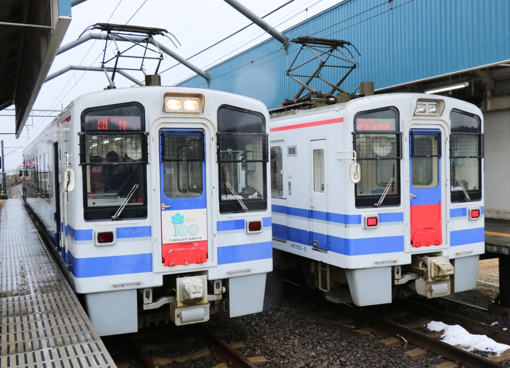 定期列車834Ｍとの列車交換（くびき駅）