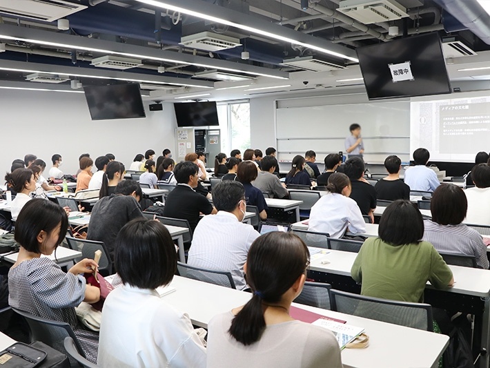 社会学部社会学科:メディア論から読み解く現代社会