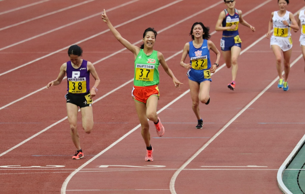 関谷夏希（英語学科2）5000m・10000m優勝