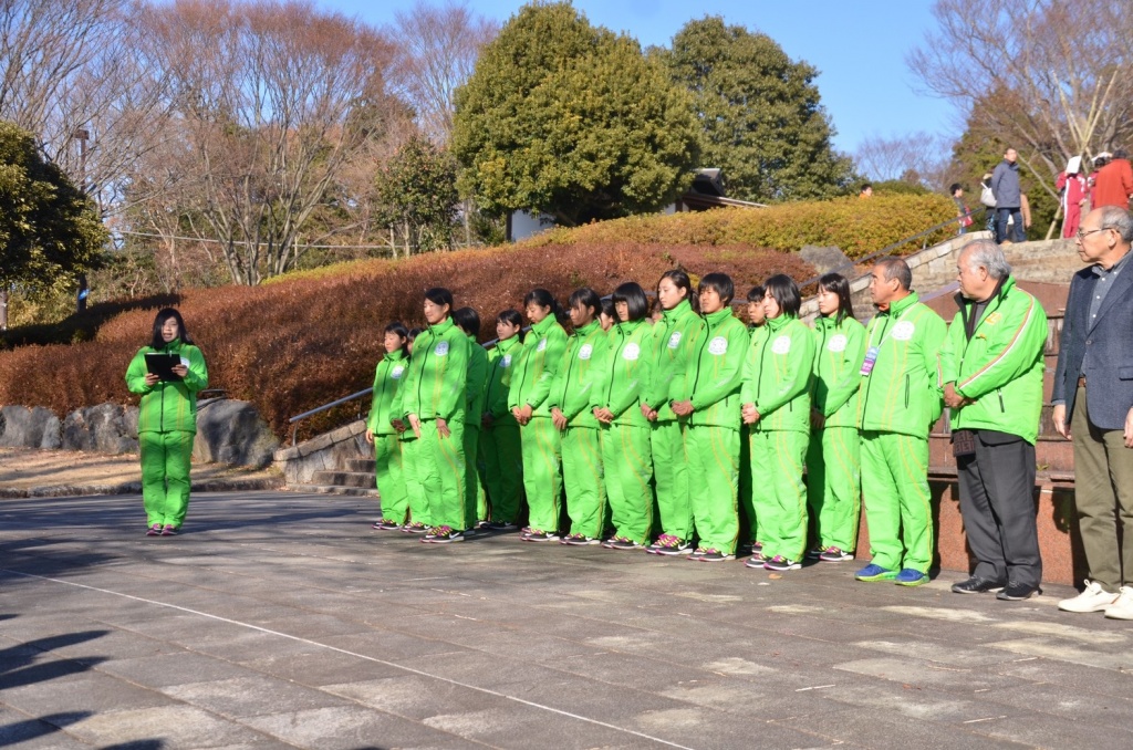 レース後の報告会の様子