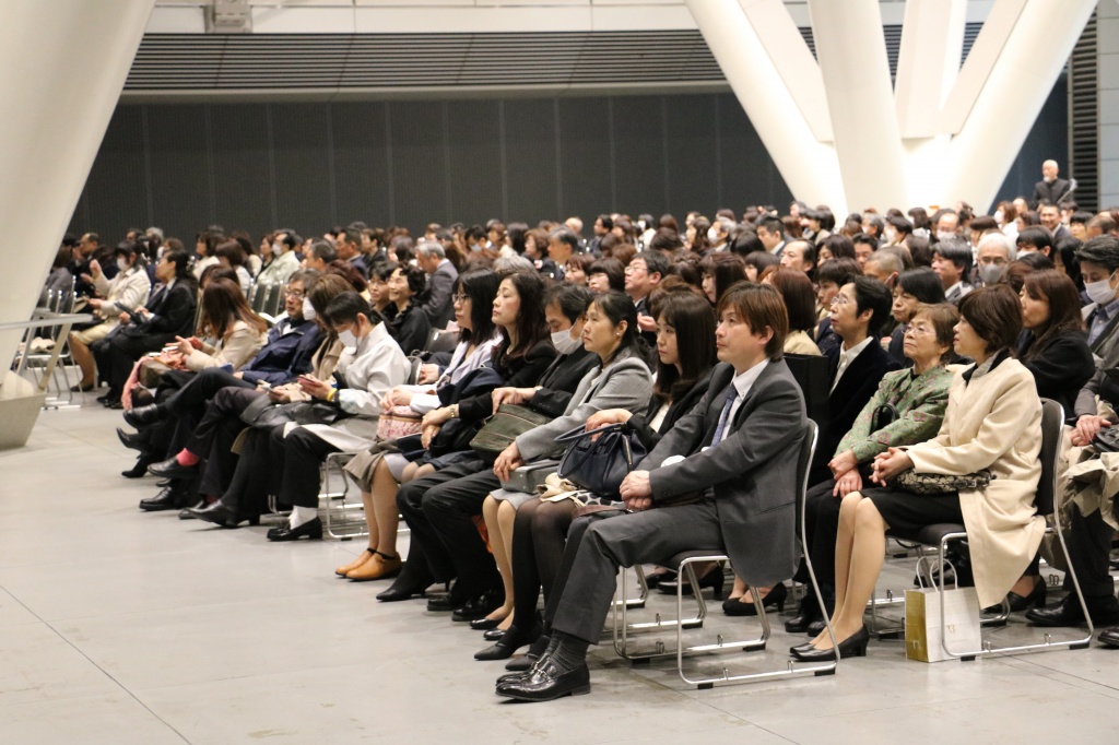 別会場の保護者席