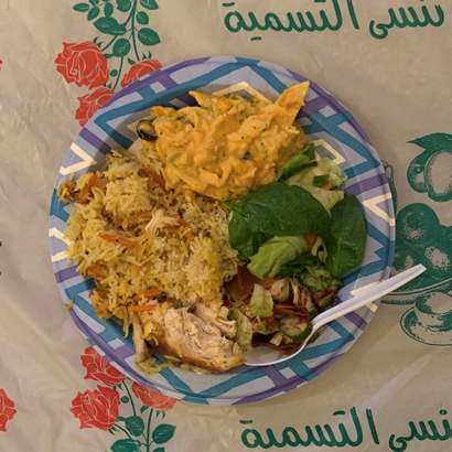 サウジアラビアの友達が家に招待してくれて、みんな持ち寄りでサウジアラビアの料理を振る舞ってくれました。これはサウジの人たちが口を揃えて好物と言う伝統料理の“カプサ”です。