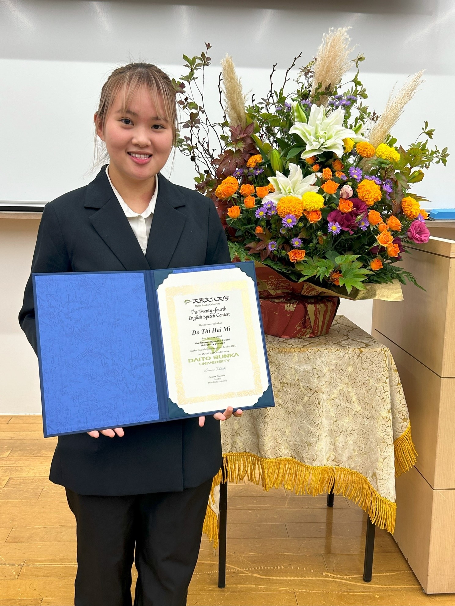 大学生の部奨励賞のミーさん