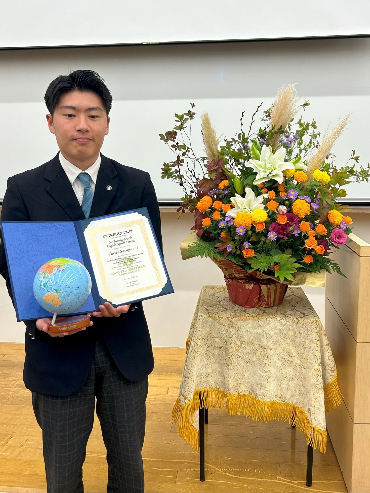 高校生の部最優秀賞の笹口さん