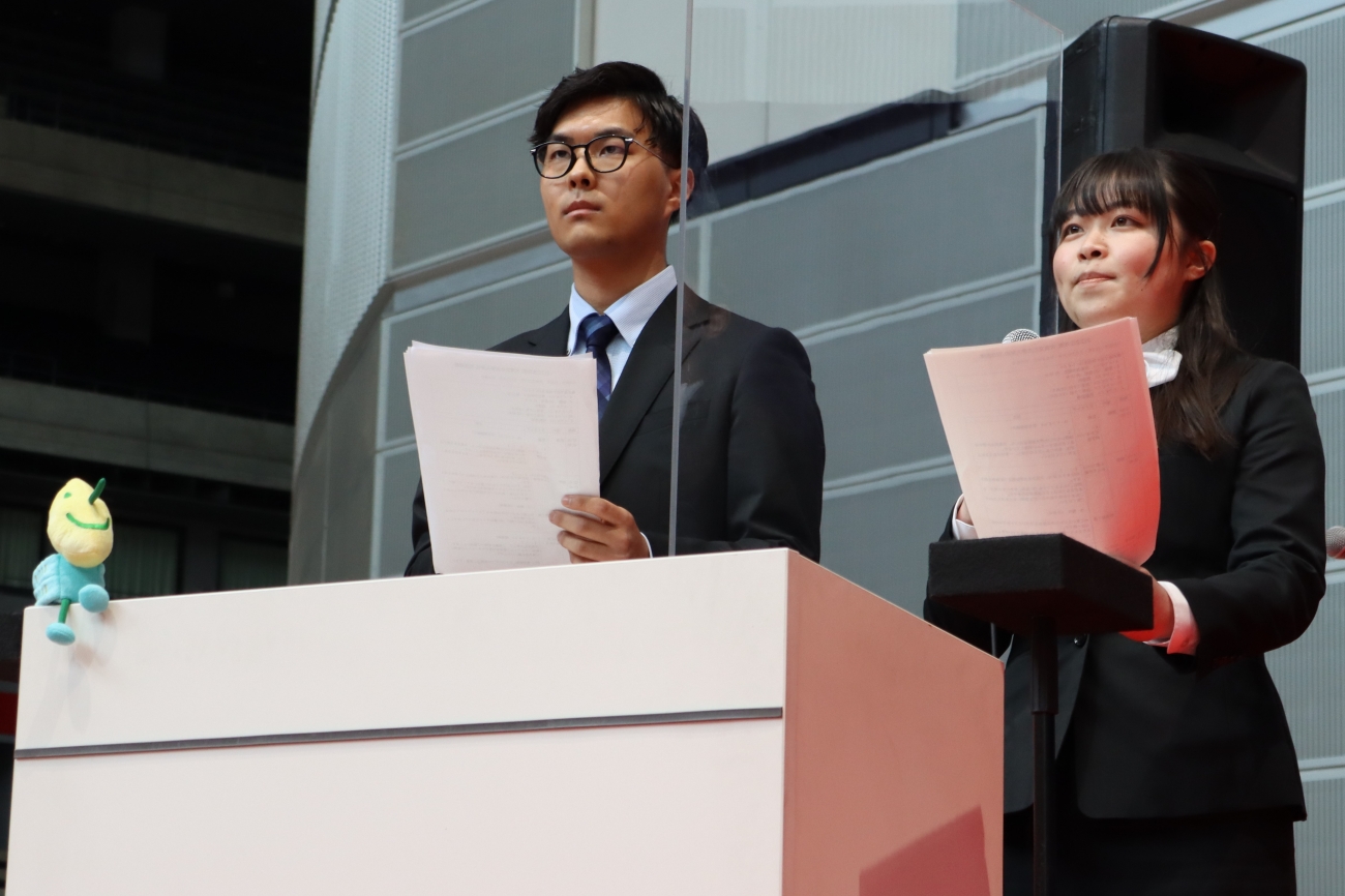 司会はDHK（大東文化大学放送協会）の三輪 蓮さん、細田 汐莉さん