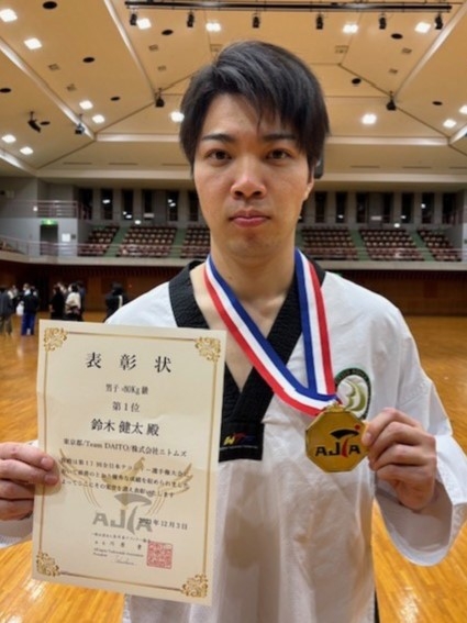 鈴木健太選手（2023年法律学科卒＝㈱ニトムズ）