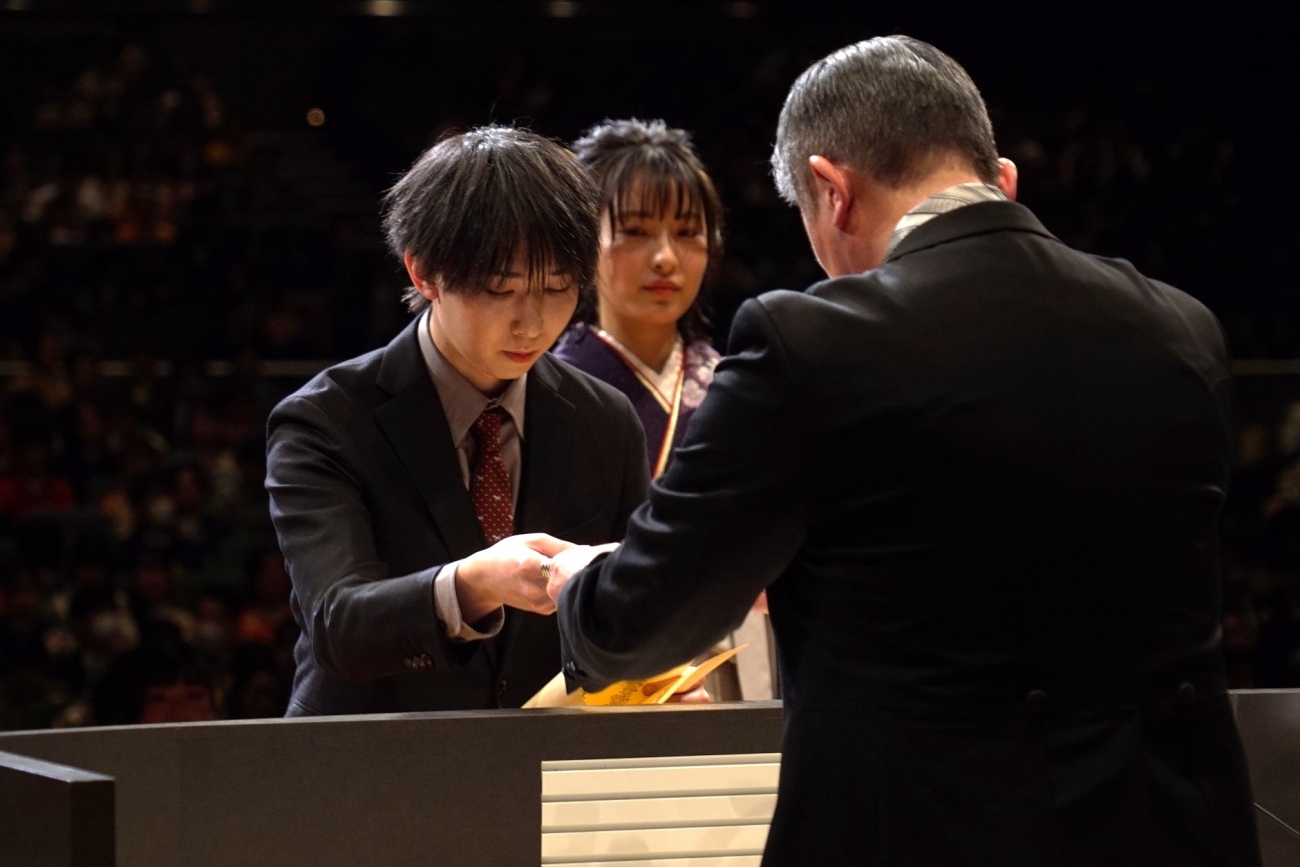 学長賞（望月豪さん　文学研究科博士課程書道学専攻）