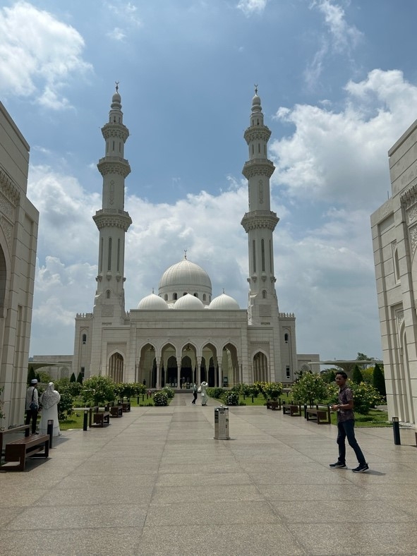 Masjid Sri Sendayanというモスクに行きました