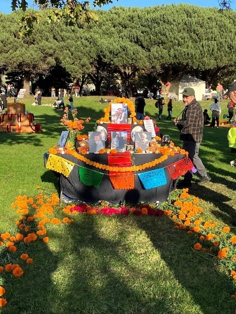 ハロウィンの伝統的な行事Dia de los Muertos