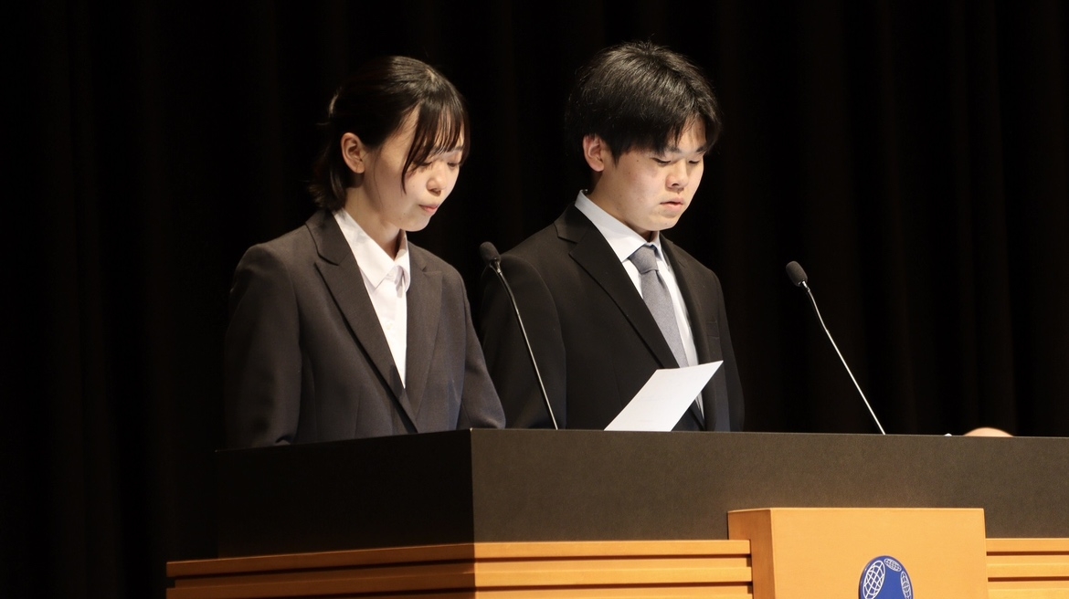 有澤 綾香さん（3年）、井 奏眞さん（3年）