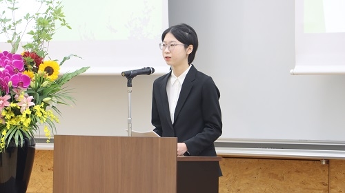 表彰者代表挨拶（留学生代表）