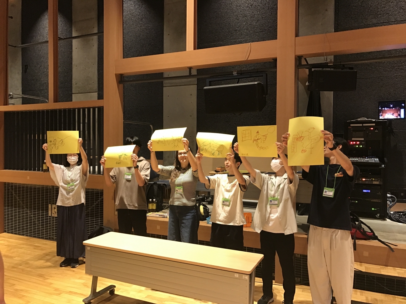 共通の「お題／Topic」でひとり3秒ずつ描いて完成させた作品です！
