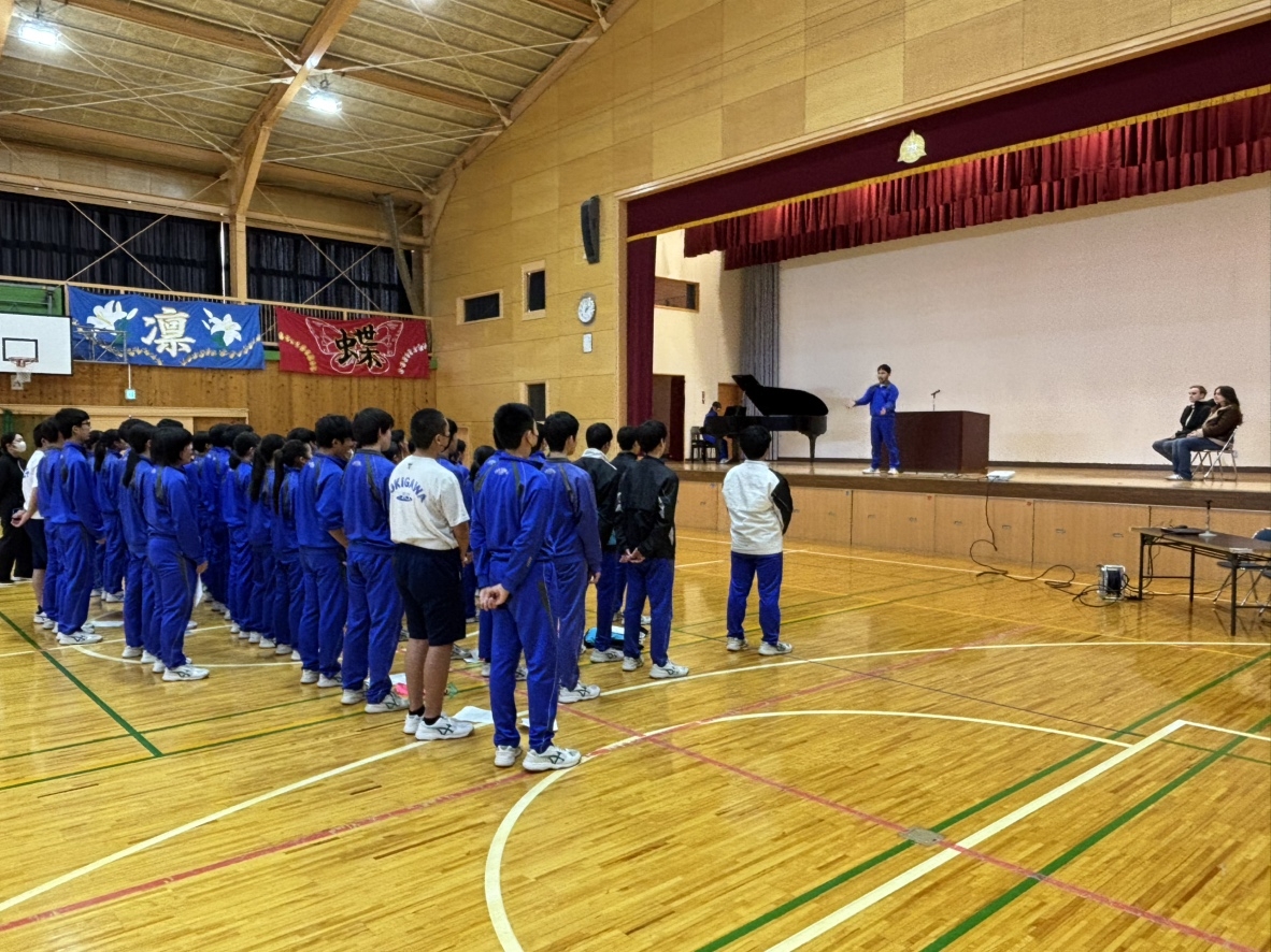 生徒たちからの歓迎の校歌