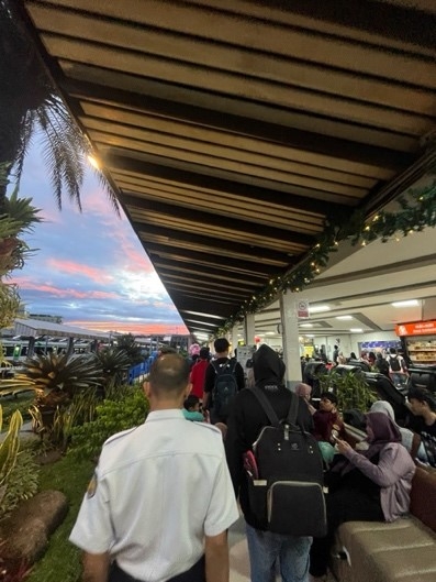 ホストファミリーに会いにBandungに行った際の駅の様子