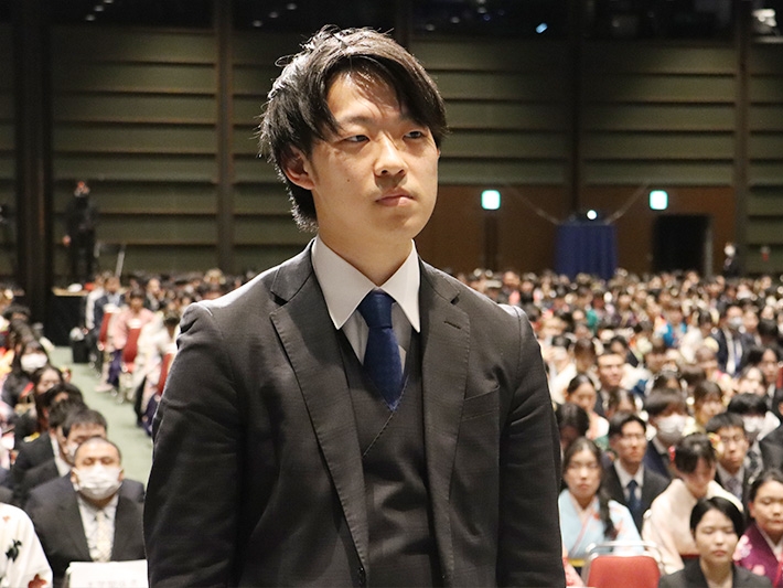 学長賞（新井唯真さん　文学研究科博士課程書道学専攻）
