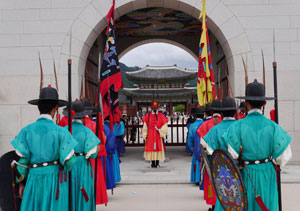 景福宮で毎日行われる王宮守門将交代儀式