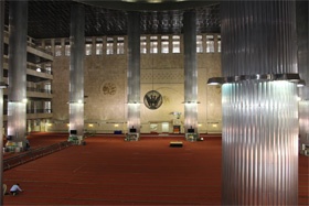 イスティクラル寺院の内部