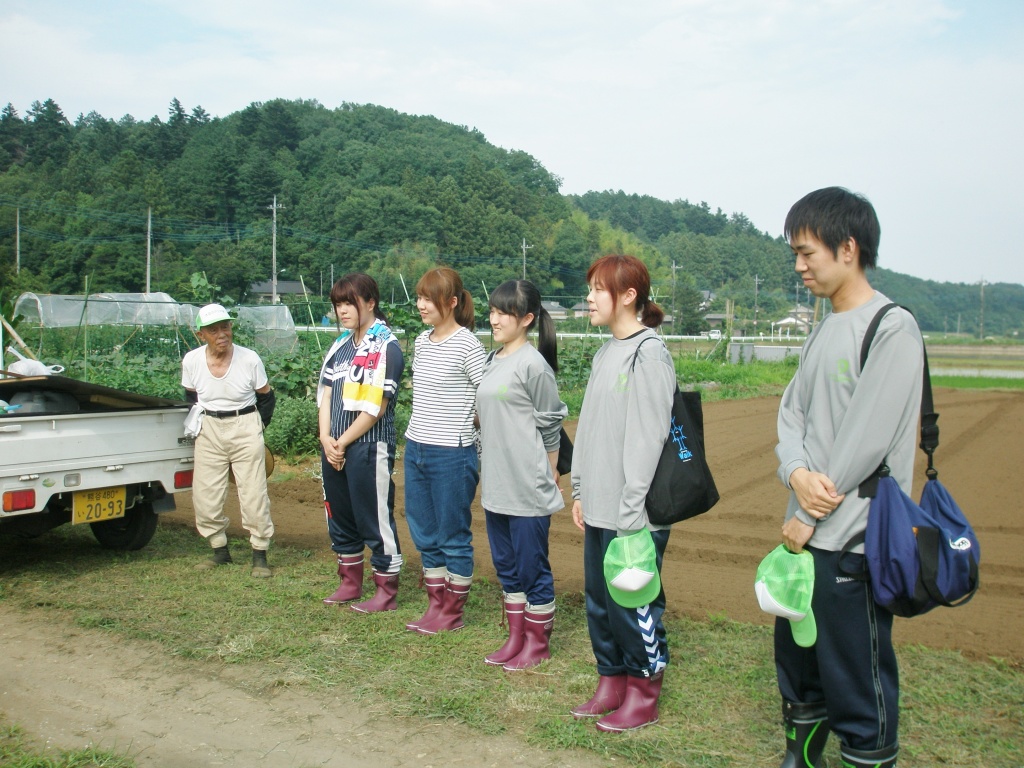 船橋春雄氏と学生