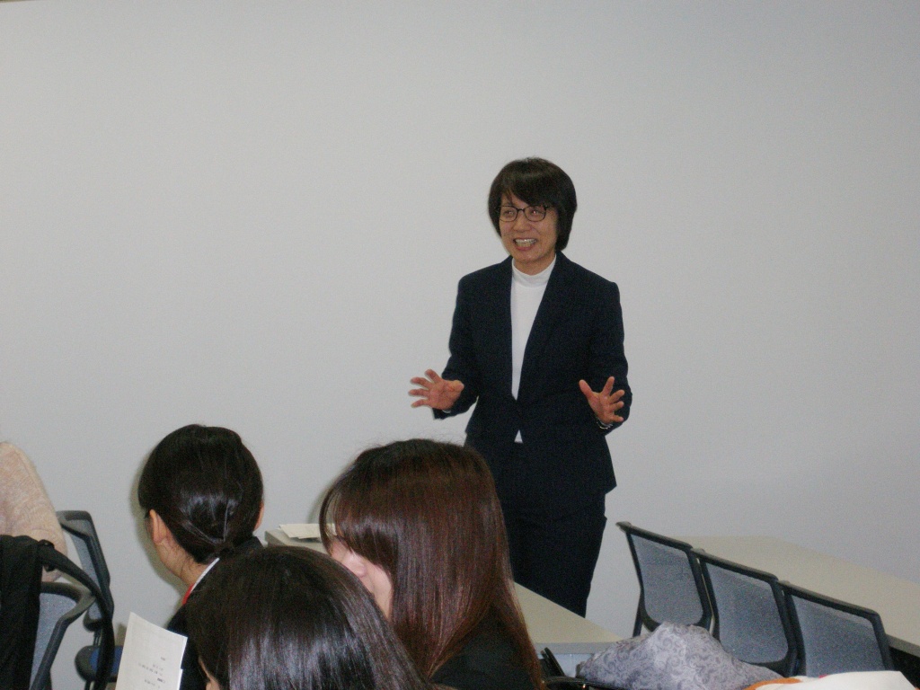 細田咲江先生