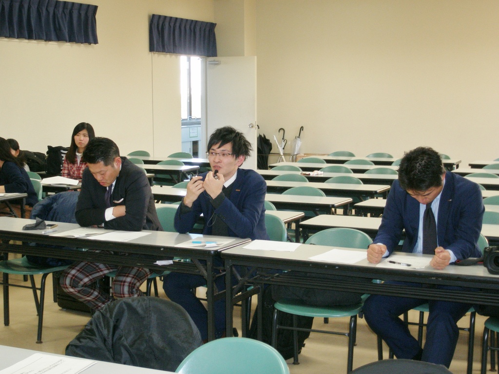 コメントする柴崎氏