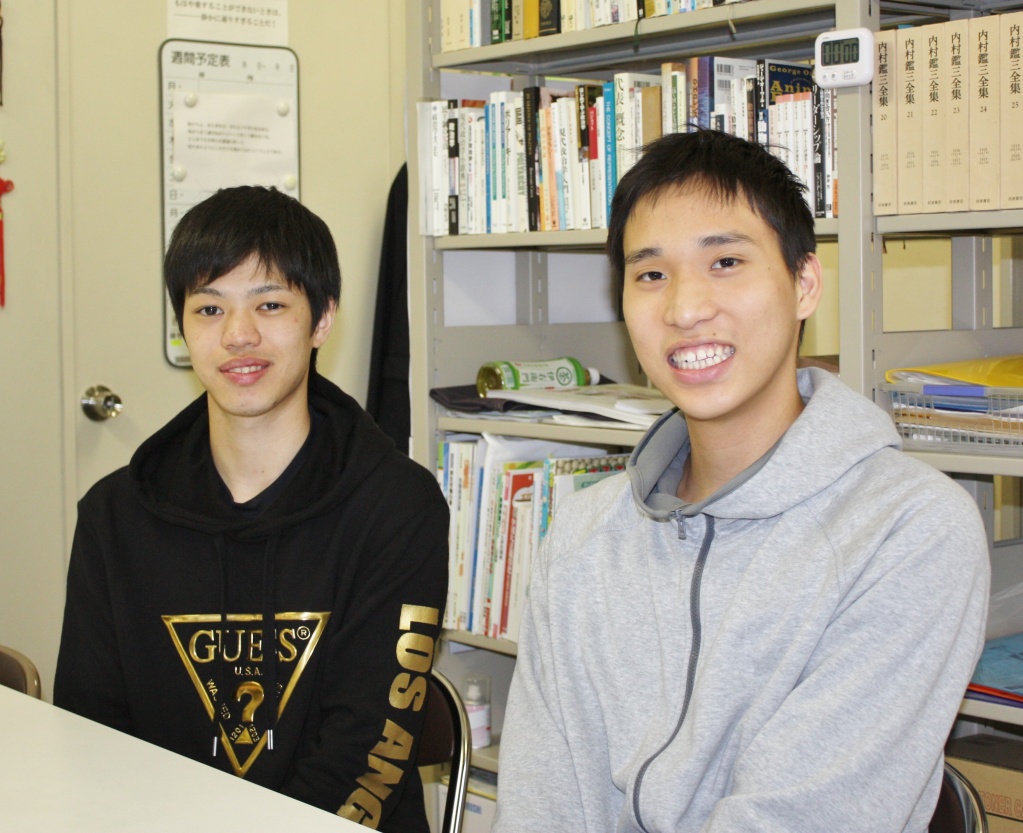 東島さん（左）と鈴木さん（右）