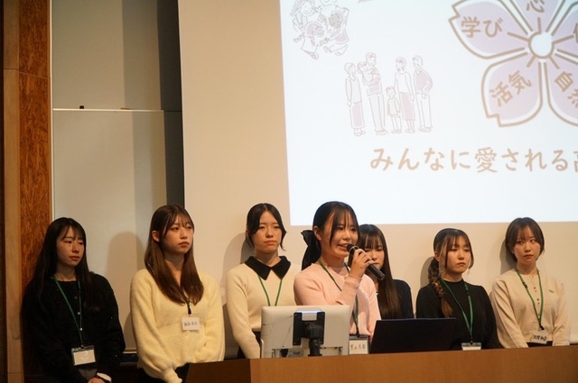 学生たちの発表風景
