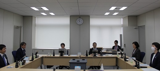 東京都教育委員会・定例会の様子（同委員会のホームページより。掲載許諾済。）