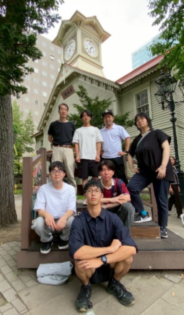 札幌と時計台の前にて