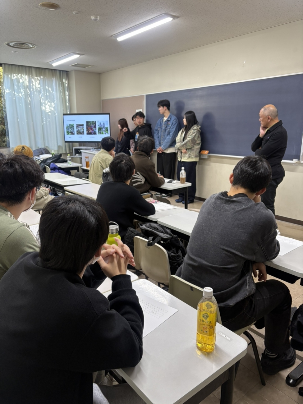 ベトナム語の授業内の様子