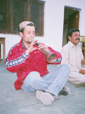 مجھے شہنائی بجانے کا شوق ہے ۔ シェヘナーイーを吹くのが趣味なんです。