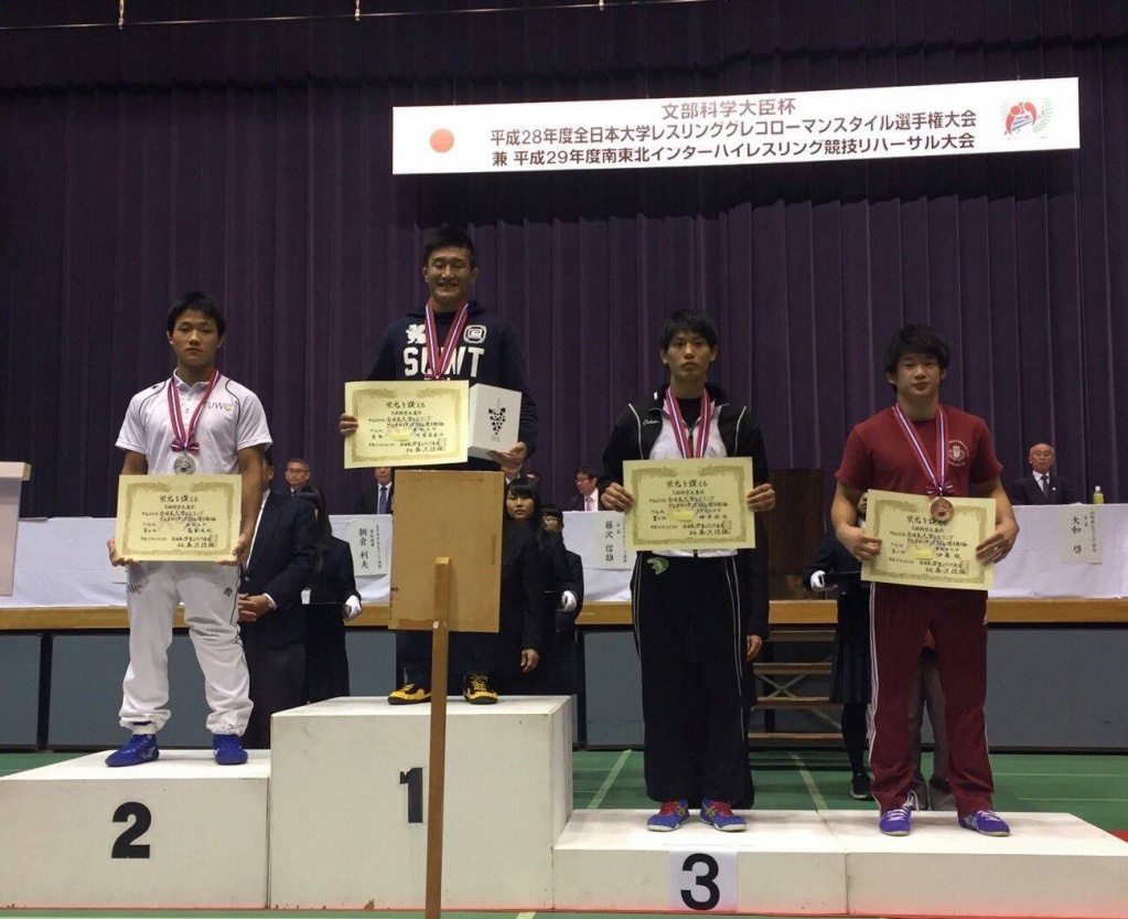 神田航也選手（ｽﾎﾟｰﾂ科3 ※右2番目）