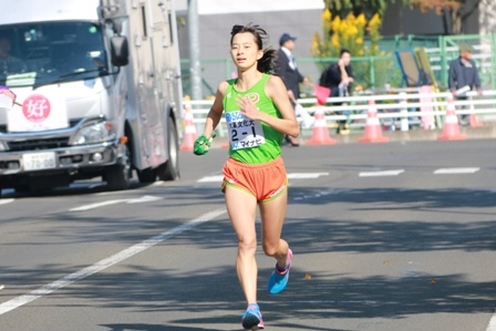 中継所に入る1区・瀬川選手