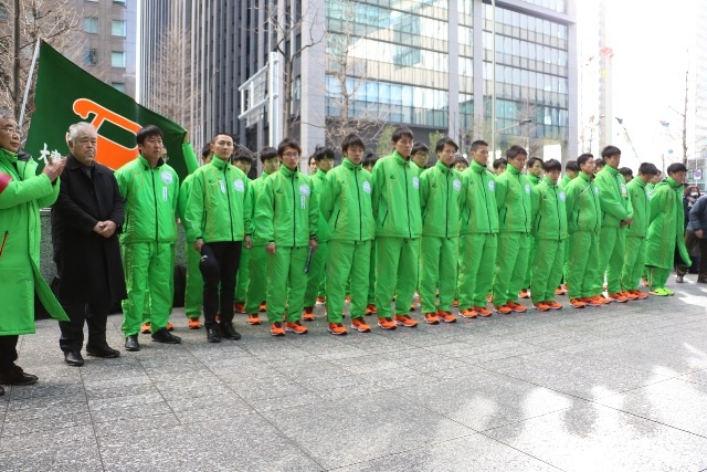 ゴール後の報告会で