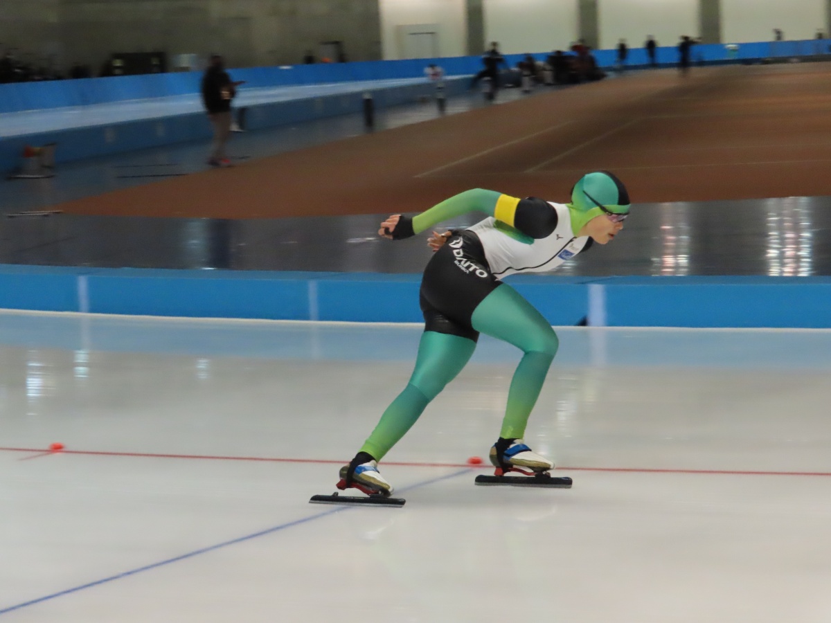 女子3000ｍ滑走中のウイリアムソン選手