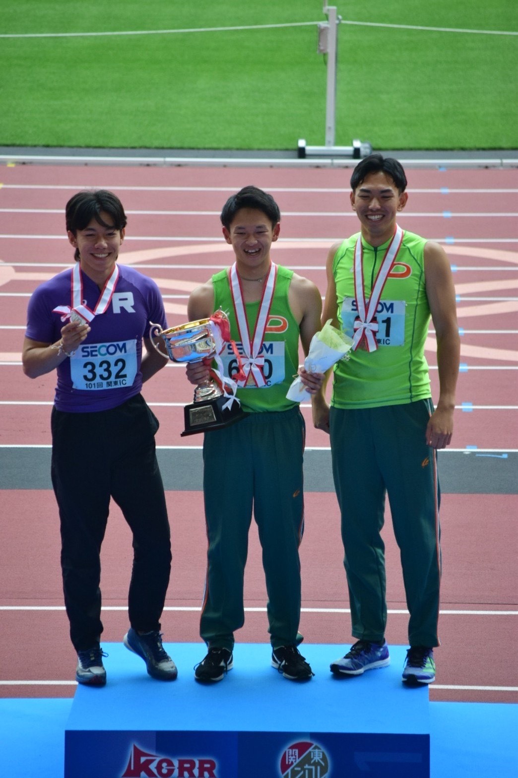 男子2部100m
【中央】平野翔大選手
【右】假屋直幹選手