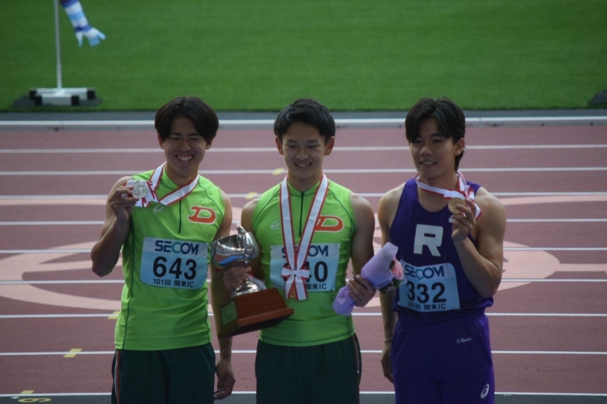 男子2部200m
【左】守祐陽選手
【中央】平野翔大選手
