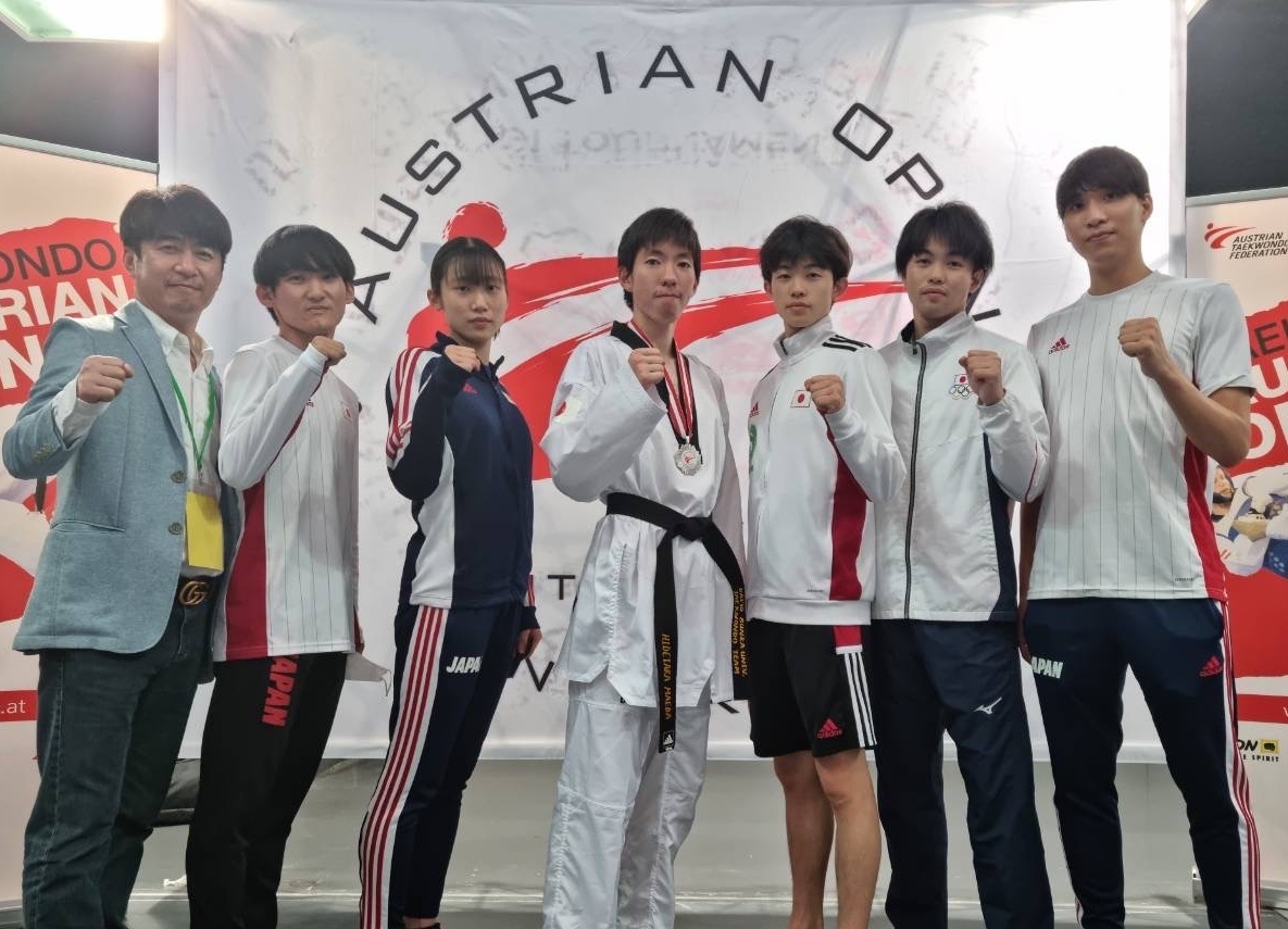 【左（2番目）から順に】
森川光選手、加藤柚帆選手、前田秀隆選手、山森誇太郎選手、岩城海翔選手、鈴木リカルド選手