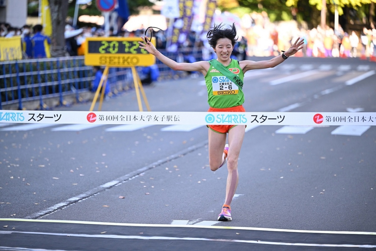 4位でゴールする吉村玲美選手　©Getsuriku