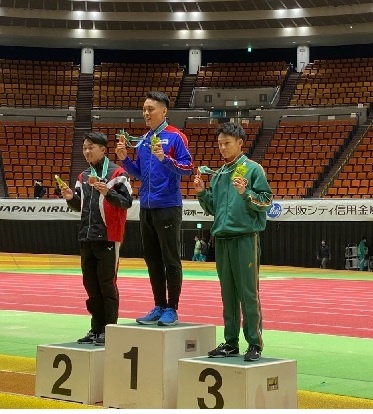 （右）日本選手権室内60m 3位 表彰式の平野選手