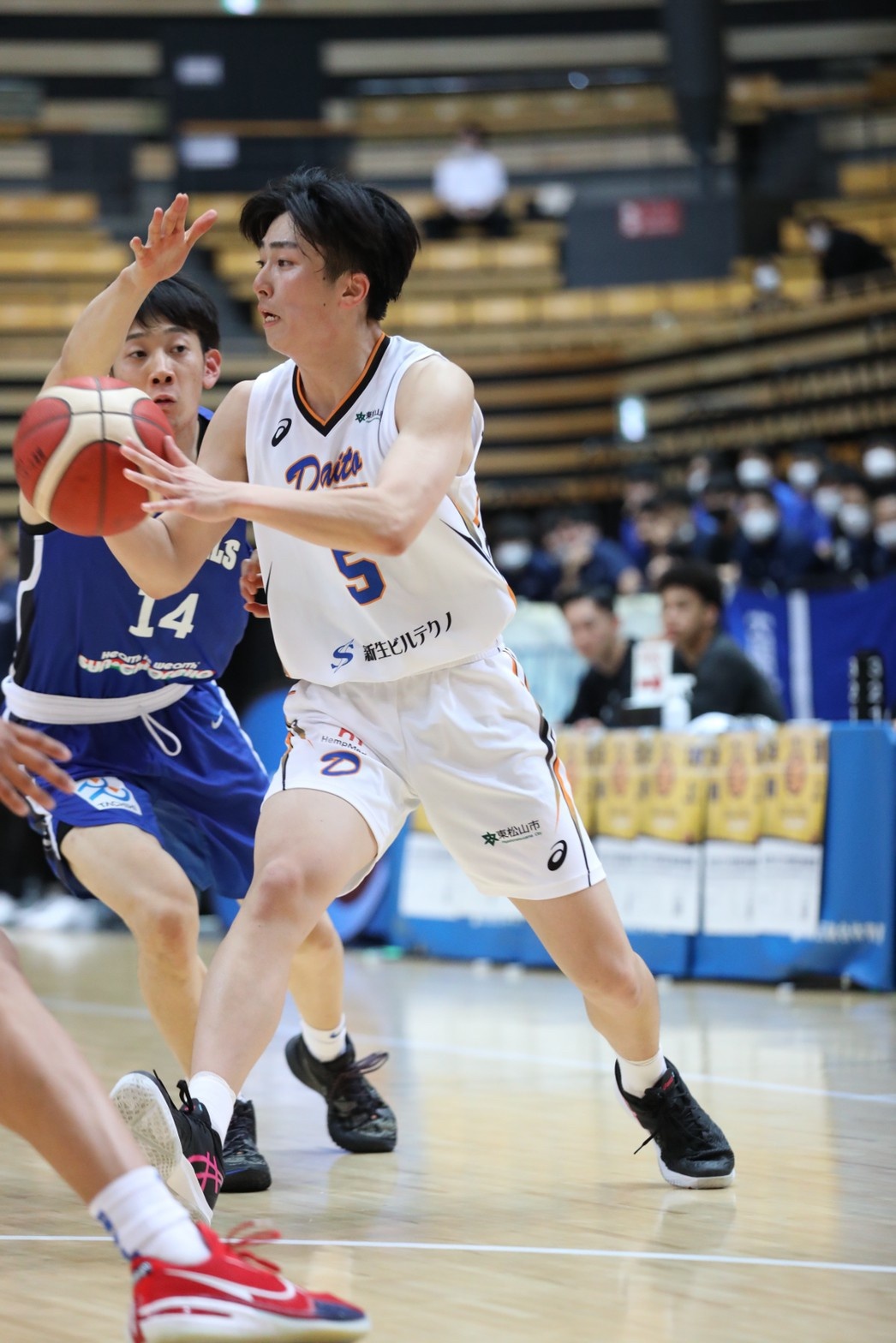 高確率な3Pシュートが武器の廣岡大翔選手（経営・２年）