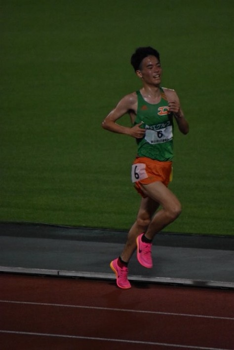 第4組に出走し、チームトップタイムで走った久保田徹選手  ©️スポーツ大東編集部